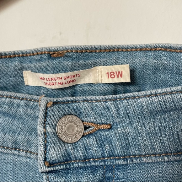 Levi's Mid Length Shorts Light Wash Size 18W NEW NWT - Picture 6 of 10